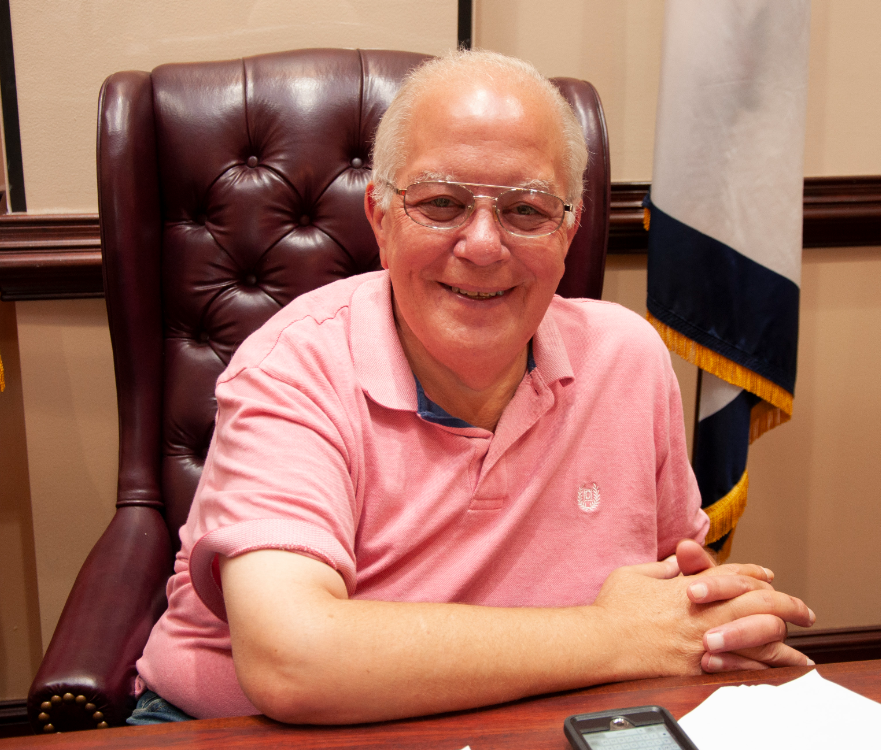 Logan Mayor Serafino Nolletti